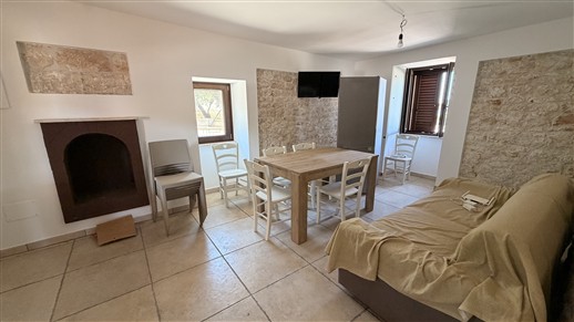 Villa Di 2 Vani, Veranda, Box. Ristrutturata, Ottimo Stato, Fotovoltaico